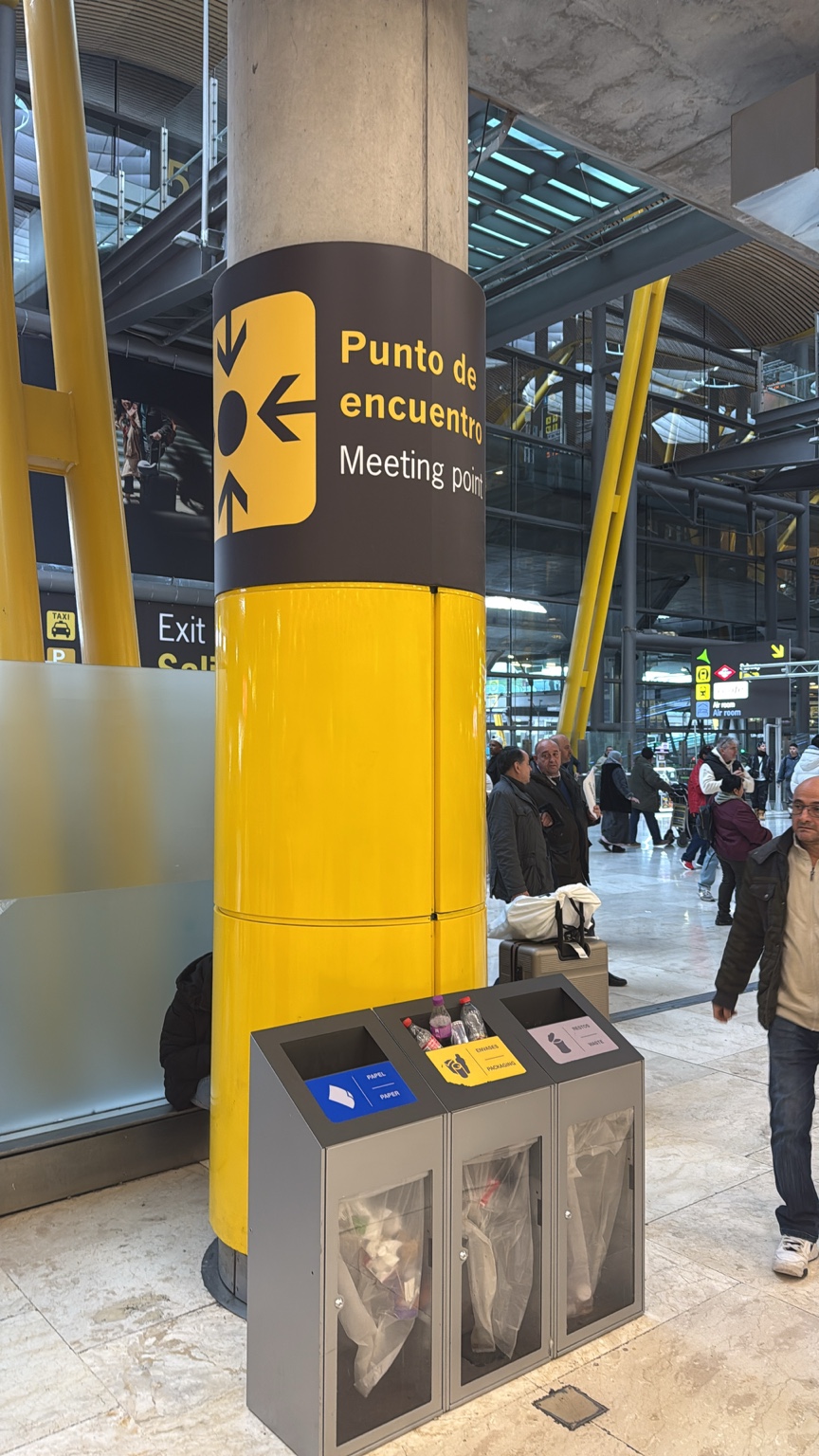 Passenger Pickup in the Arrivals Area of Terminal 4 at Adolfo Suárez Madrid-Barajas Airport