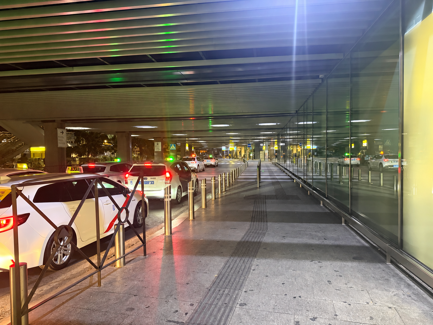 Exterior Terminal 1 Aeropuerto Madrid