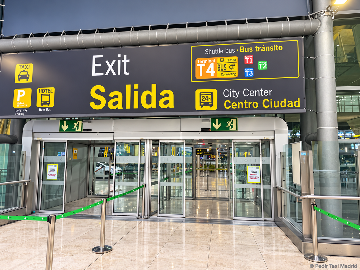 Puertas de salida Terminal 4 Aeropuerto Madrid